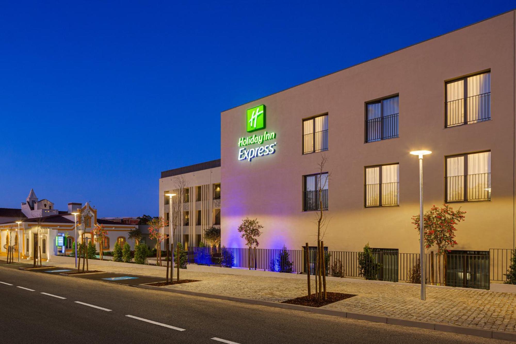Holiday Inn Express Evora By Ihg ภายนอก รูปภาพ