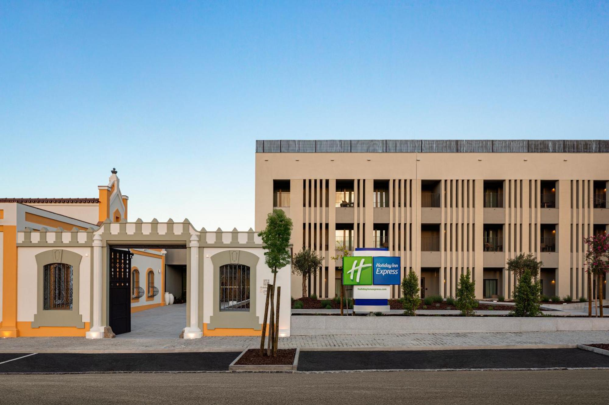 Holiday Inn Express Evora By Ihg ภายนอก รูปภาพ